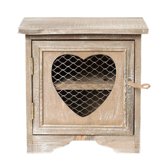 Eierschrank aus Holz mit Herzausschnitt in der Gesamtansicht vor hellem Hintergrund.