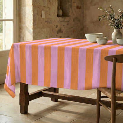 Quadratische, gestreifte Tischdecke Summer Stripes aus Bio-Baumwolle.