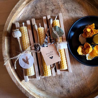Übersicht der unterschiedlich dekorierten Bio-Bienenwachs-Geschenksets.