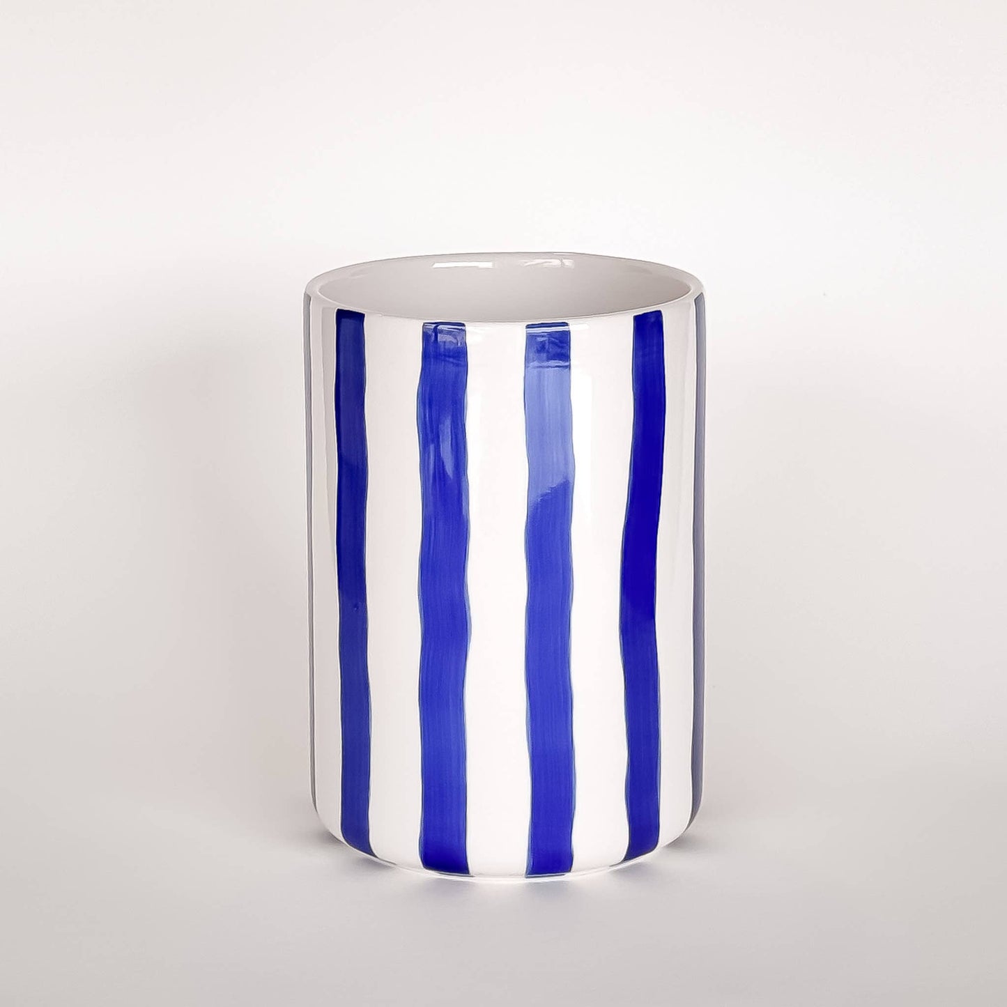 Vase, mare blue