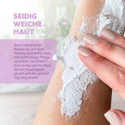 Detailansicht der cremigen, fluffigen Textur des Beeren-Duschfluffs von Dingeliebe.
